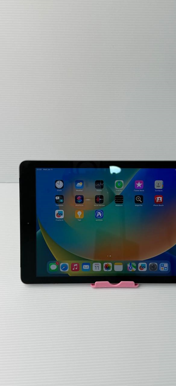 photo_2025-06-12_12-46-48 ipad 5th generation Wi-Fi + Cellular (REFURBISHED)